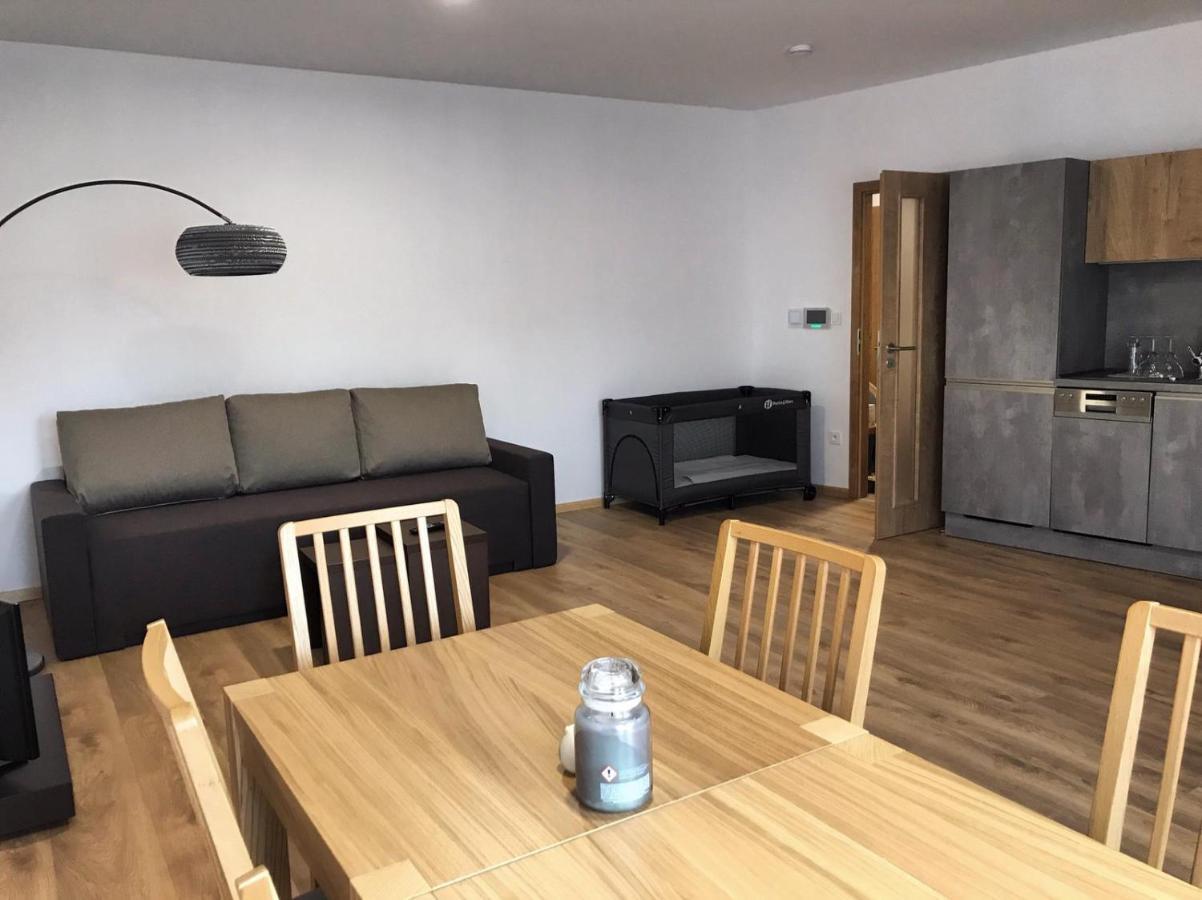 Apartman T5 Vrchlabi Apartment Luaran gambar
